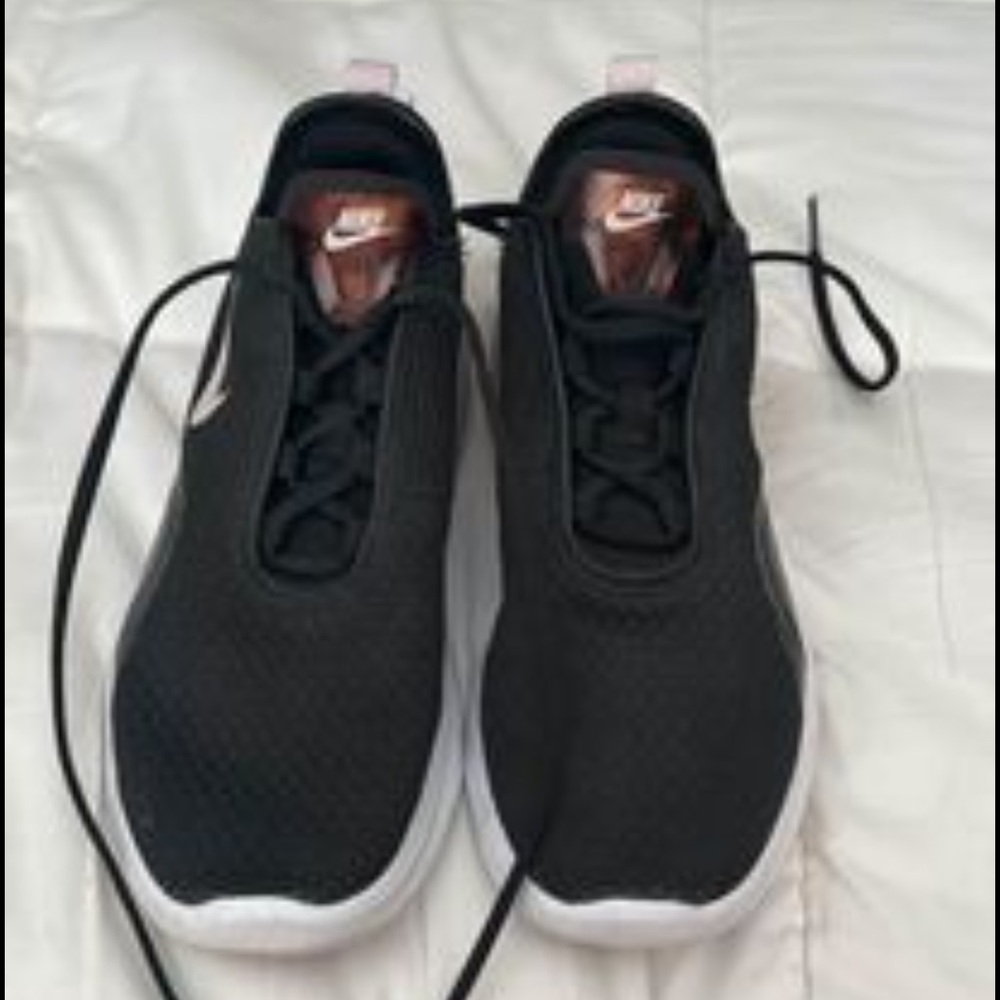 Nike Air Max Motion 2